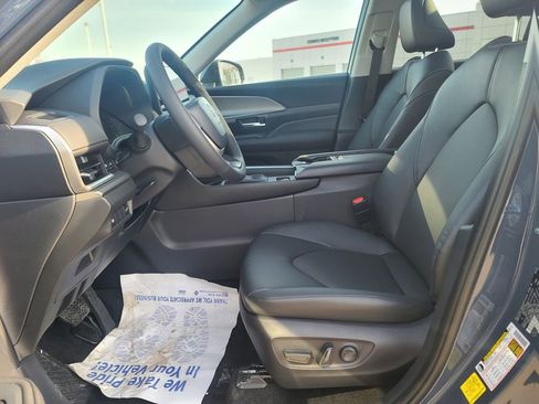 New 2026 Toyota Grand Highlander XLE image 27