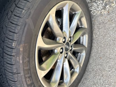 Used 2022 Lincoln Corsair AWD w/ Premium Package image 4