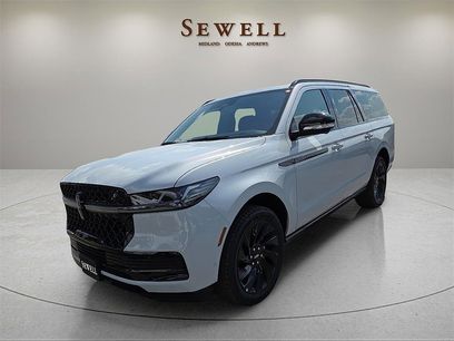 New 2025 Lincoln Navigator L Reserve w/ Jet Appearance Package