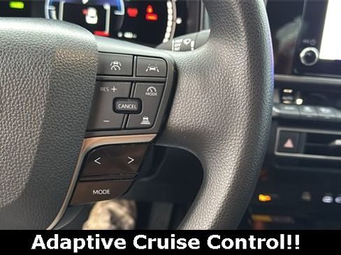 Used 2025 Toyota Camry LE image 5