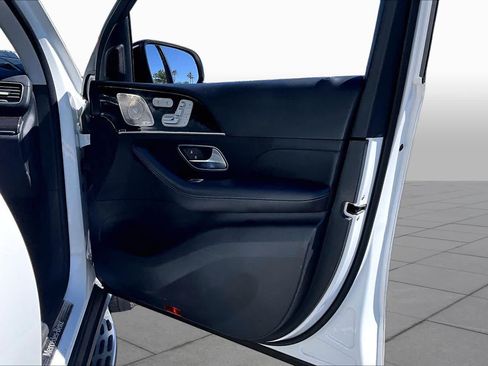 Used 2022 Mercedes-Benz GLS 450 4MATIC image 22