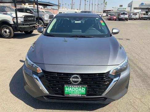 Used 2024 Nissan Sentra SV FWD image 2