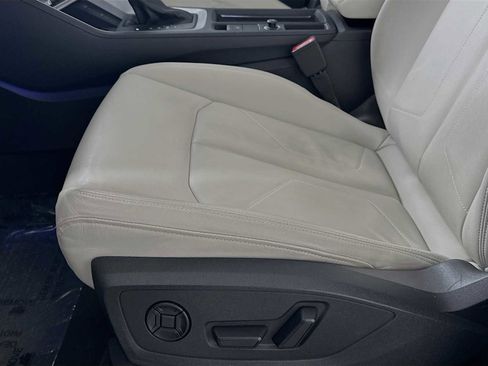Certified 2023 Audi Q3 2.0T Premium Plus w/ Premium Plus Package image 17
