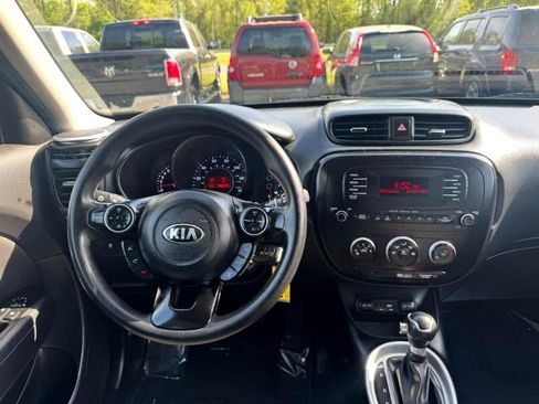 Used 2016 Kia Soul Base 6A image 18