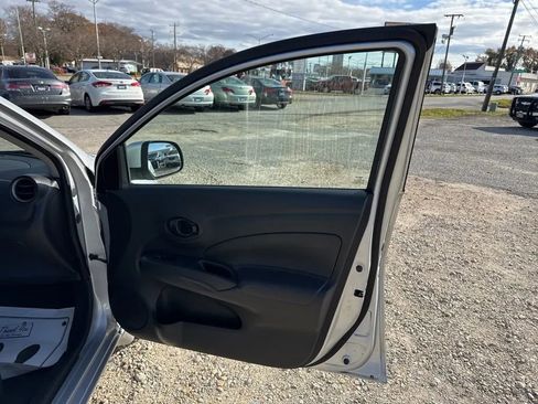 Used 2012 Nissan Versa SV w/ Convenience Pkg image 18