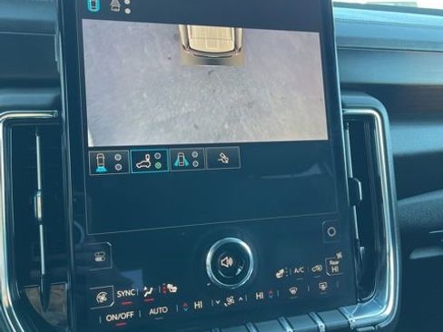 Used 2025 GMC Yukon Denali AWD/4WD image 46