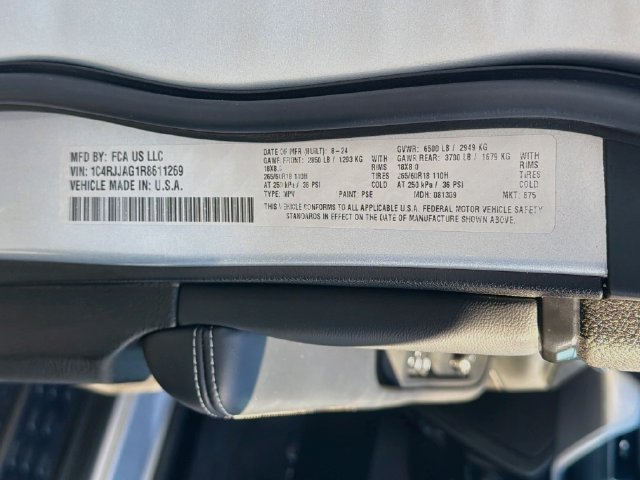 Used 2024 Jeep Grand Cherokee L Laredo RWD image 33