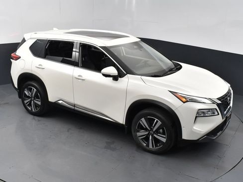 Used 2023 Nissan Rogue SL w/ SL Premium Package image 45