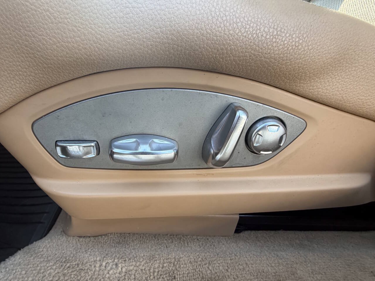 Used 2012 Porsche Panamera 4 AWD/4WD image 5