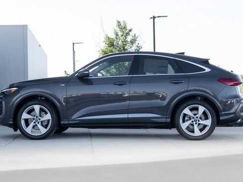 New 2025 Audi Q5 Prestige image 6