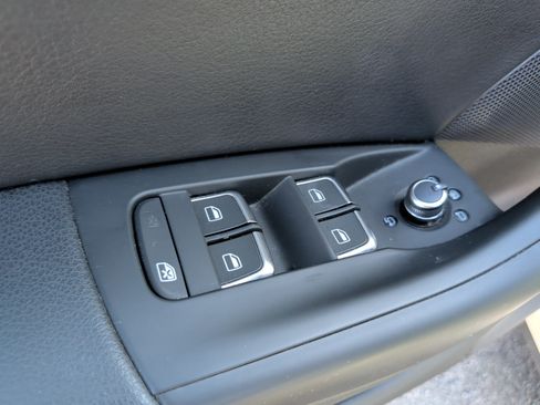 Used 2018 Audi Q3 2.0T Premium Plus image 31