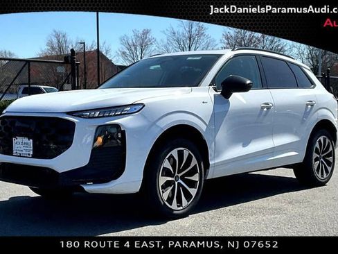 New 2026 Audi Q3 quattro 2.0T image 1