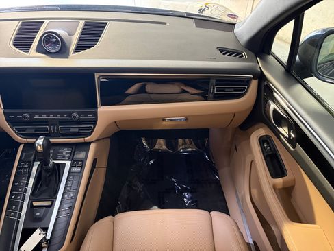 Certified 2020 Porsche Macan S AWD/4WD image 25