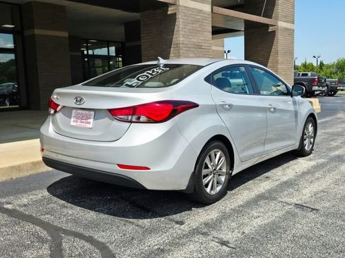 Used 2015 Hyundai Elantra SE w/ Option Group 02 FWD image 6