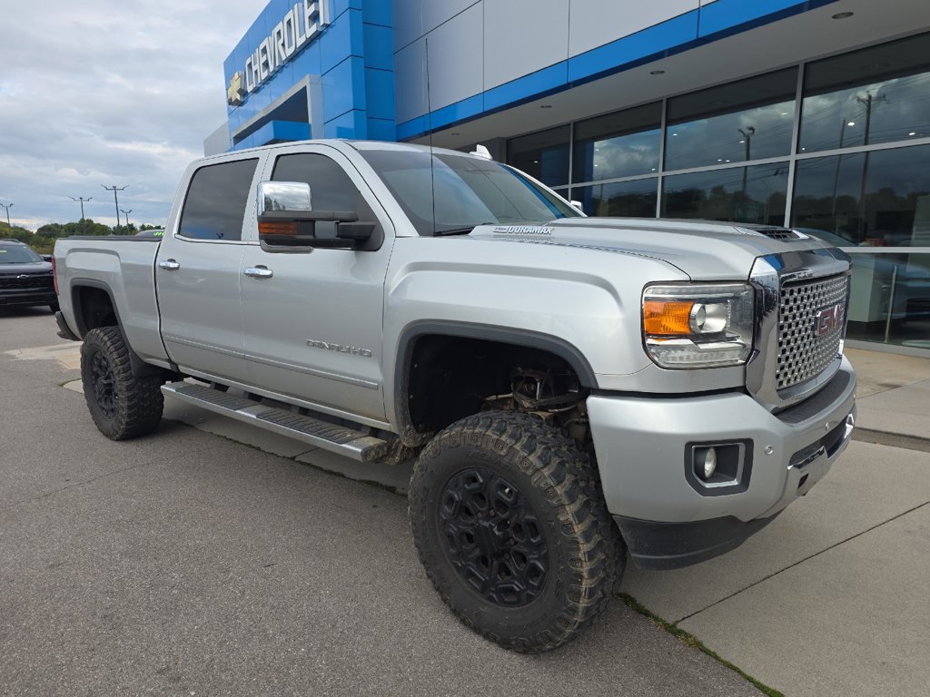 Used 2017 GMC Sierra 2500 Denali w/ Duramax Plus Package AWD/4WD image 1