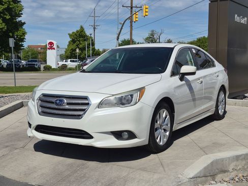 Used 2016 Subaru Legacy 2.5i Premium AWD/4WD image 10