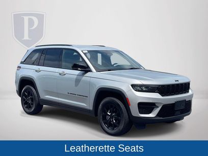 Used 2025 Jeep Grand Cherokee Altitude