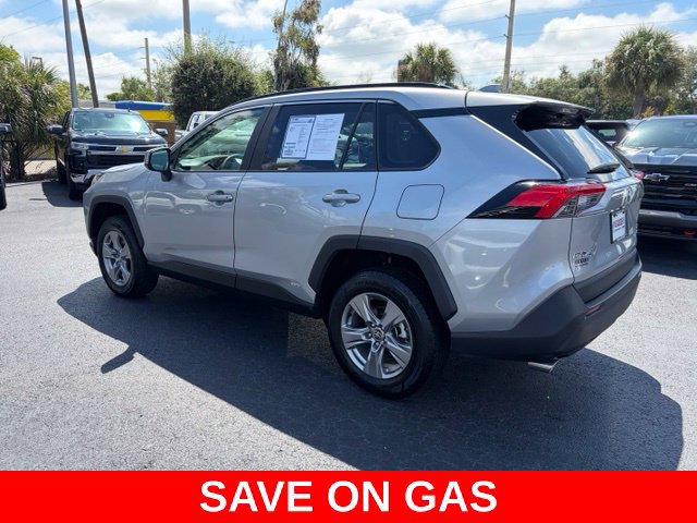 Used 2025 Toyota RAV4 XLE AWD/4WD image 4