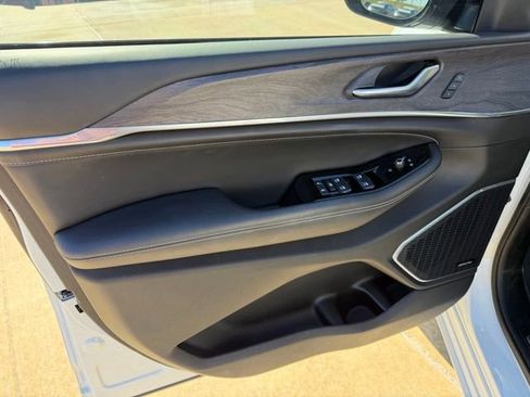 Used 2023 Jeep Grand Cherokee L Overland w/ Trailer Tow Group (B) image 12