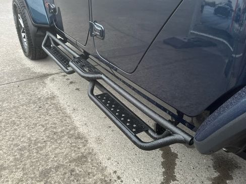 Used 2025 Jeep Gladiator Mojave image 9