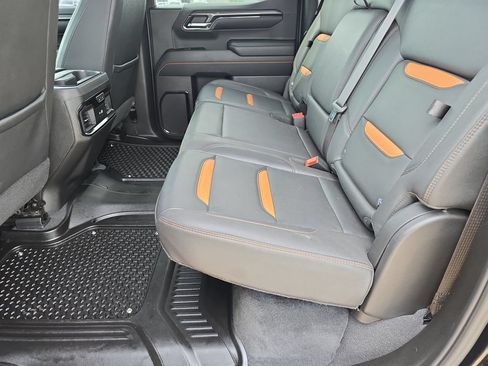 Used 2024 GMC Sierra 1500 AT4 w/ Technology Package AWD/4WD image 14