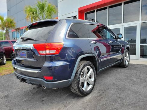 Used 2013 Jeep Grand Cherokee Limited w/ Luxury Group II AWD/4WD image 4