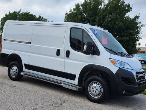 Used 2025 RAM ProMaster 2500 w/ U-Haul Equipment Group FWD image 2