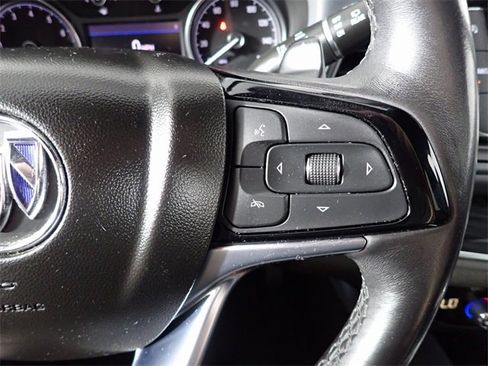 Used 2022 Buick Enclave Essence image 26