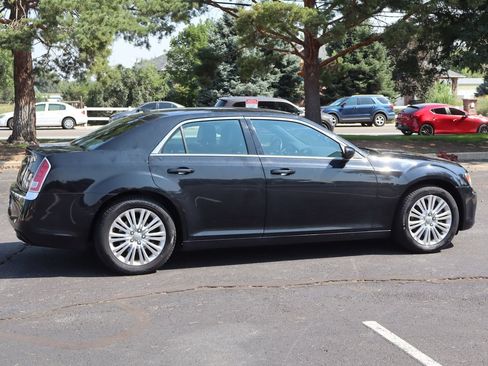Used 2013 Chrysler 300 AWD w/ Driver Convenience Group image 4