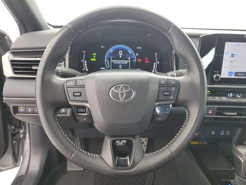 Used 2025 Toyota Camry SE w/ Convenience Package FWD image 21