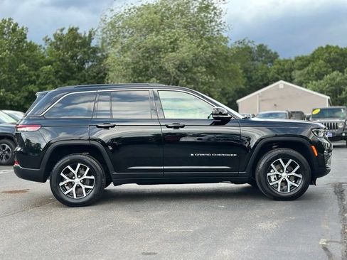 Used 2025 Jeep Grand Cherokee Limited AWD/4WD image 7