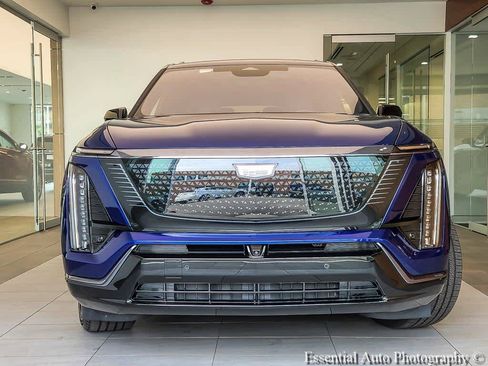 Used 2026 Cadillac Vistiq Sport w/ LPO, Floor Liner Package AWD/4WD image 5