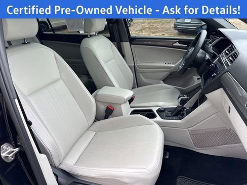 Certified 2022 Volkswagen Tiguan SE R-Line AWD/4WD image 24