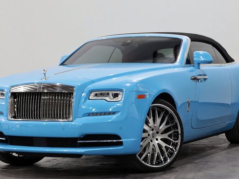 Used 2017 Rolls-Royce Dawn image 1