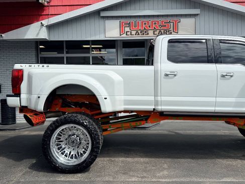 Used 2021 Ford F450 Limited w/ FX4 Off-Road Package AWD/4WD image 18