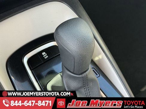 Used 2025 Toyota Corolla LE image 21