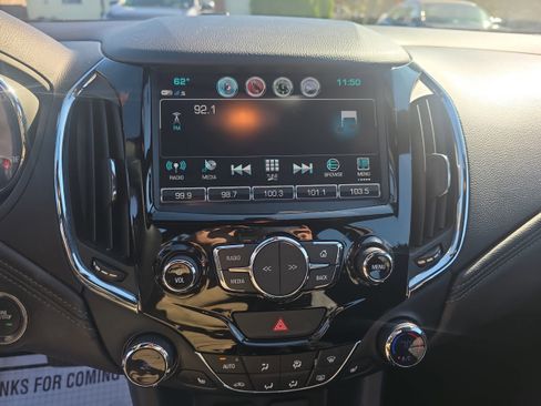 Used 2017 Chevrolet Cruze Premier image 20
