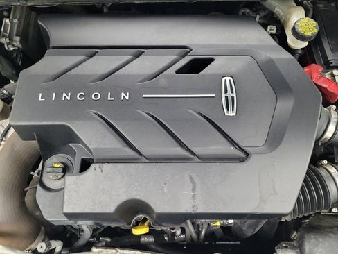 Used 2017 Lincoln MKX Reserve w/ Driver Assistance Package image 30