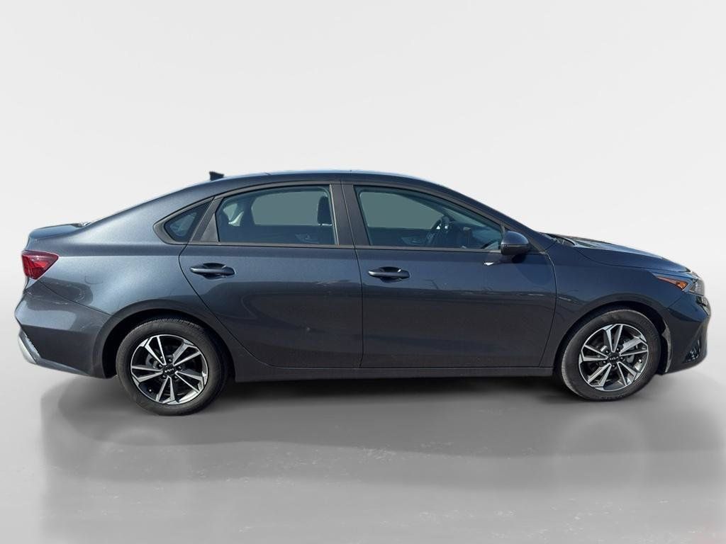 Used 2024 Kia Forte LXS w/ LXS Technology Package FWD image 6