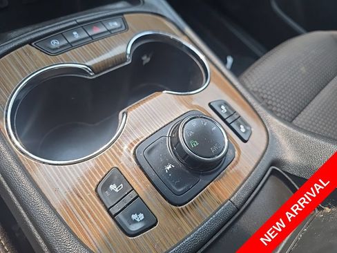 Used 2021 GMC Acadia SLE w/ Elevation Edition AWD/4WD image 12