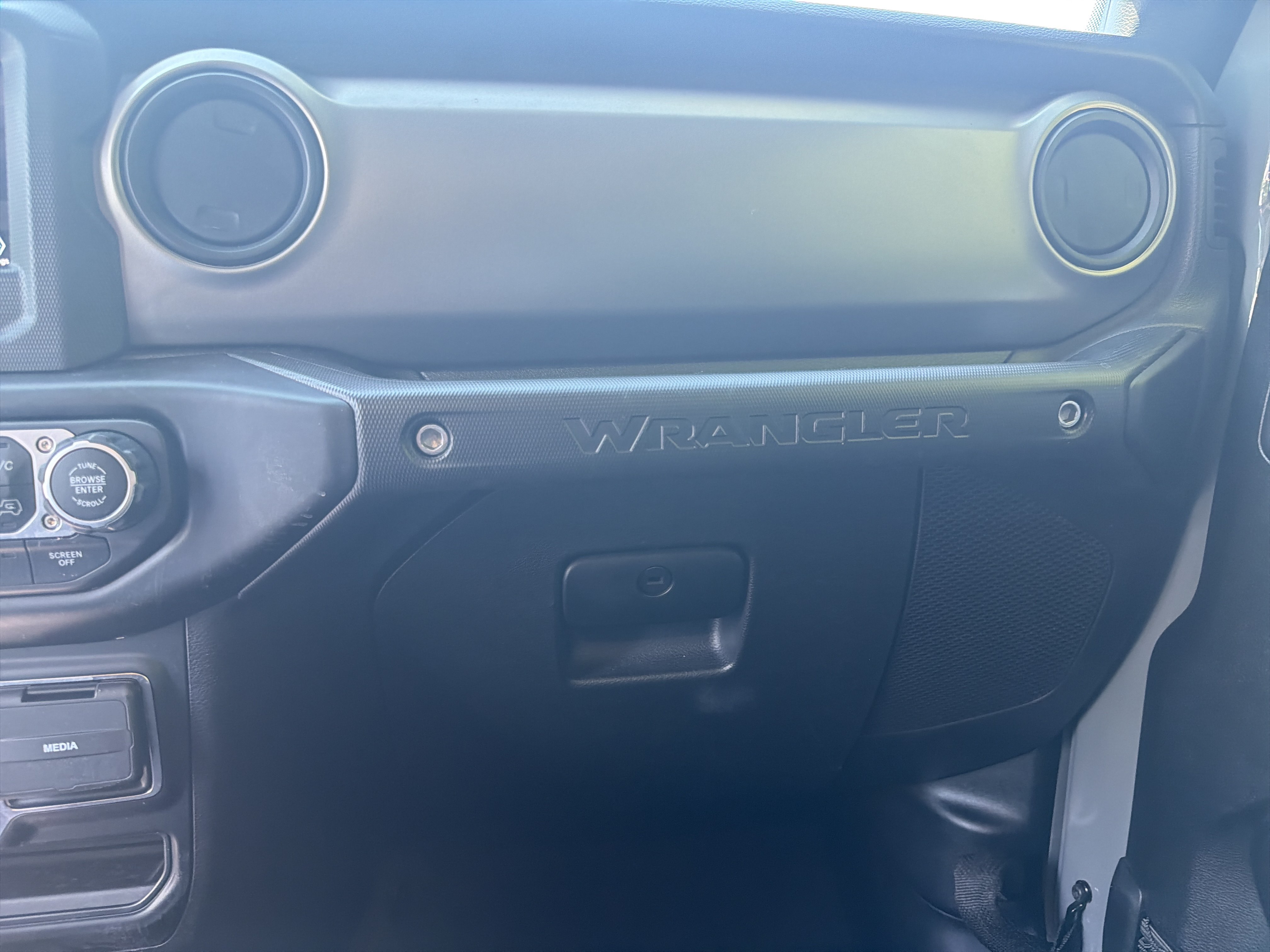 Used 2021 Jeep Wrangler Sport AWD/4WD image 17