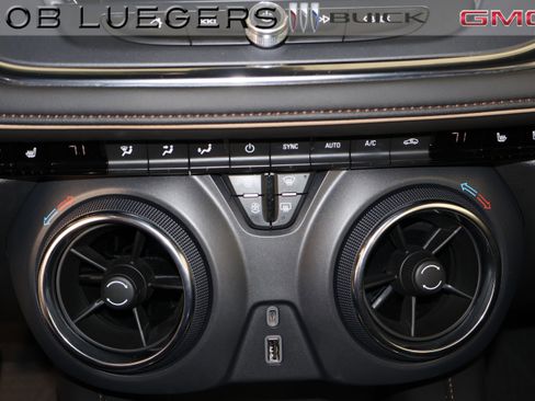 Certified 2022 Chevrolet Blazer Premier w/ Enhanced Convenience Package image 28