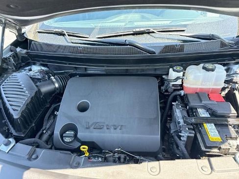 Certified 2023 Chevrolet Traverse LT FWD image 29