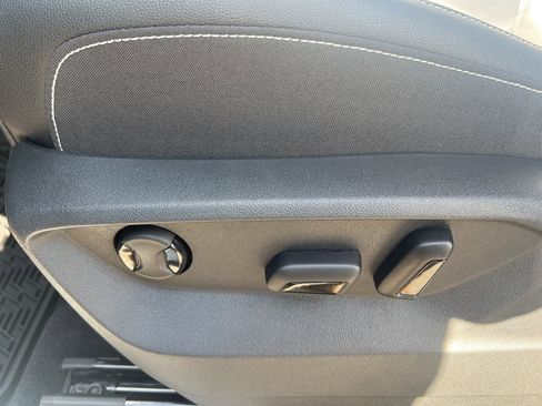 New 2026 Volkswagen Atlas SE image 17