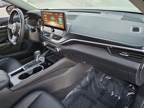 Used 2023 Nissan Altima 2.5 SR w/ SR Premium Package image 22