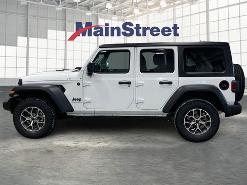 Used 2025 Jeep Wrangler Sport S image 2