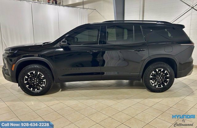 Used 2025 Chevrolet Traverse Z71 w/ Enhanced Driving Package AWD/4WD image 2