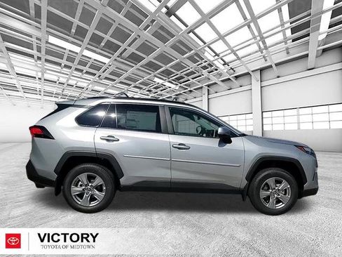 Used 2025 Toyota RAV4 XLE image 2