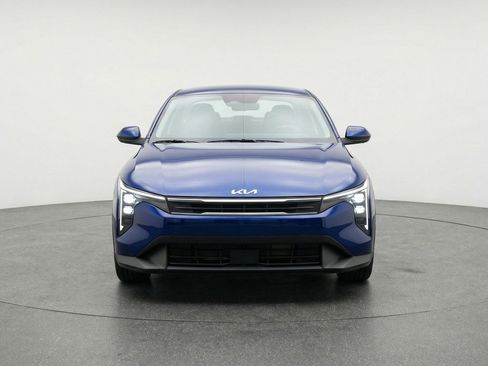 Used 2025 Kia K4 LXS image 2