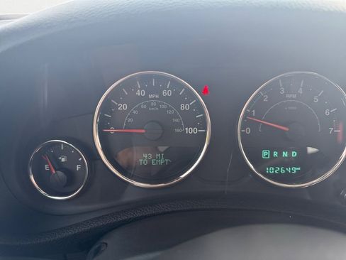 Used 2018 Jeep Wrangler Unlimited Sahara w/ Connectivity Group image 21